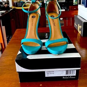 Michael Antonio Lovina PT dress sandal in teal. Size 7.5